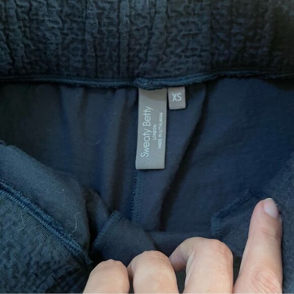 Sweaty Betty Enso High Waist Wide Leg Culottes Beetle Blue XS NWOT - Picture 3 of 7